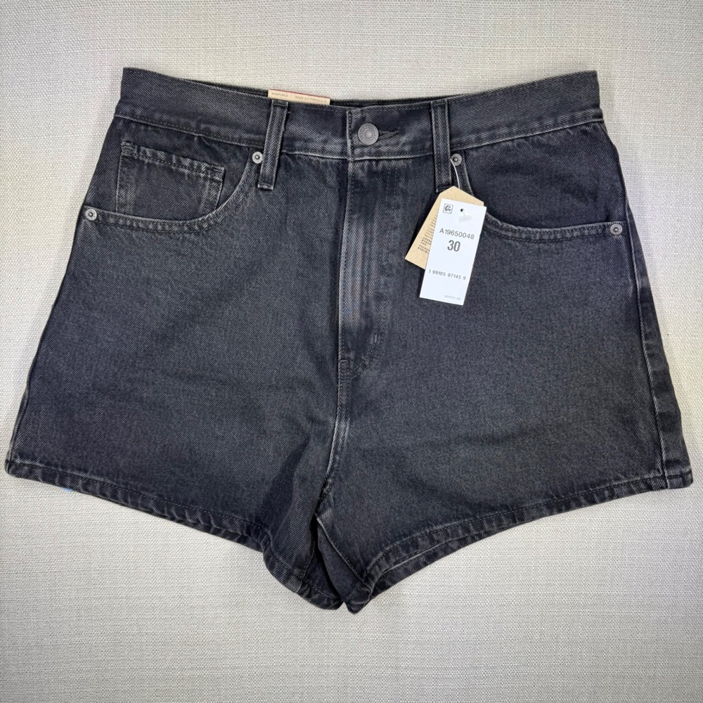 Levis High Waisted Mom Shorts Black Denim Size 30 A19650048 NWT
